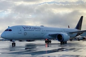 Vistara Slammed For Denying Emergency Leave to Pilot For Mother's Illness,  Airline Responds - News18