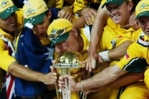 Australia pose with 2003 World Cup trophy. (File image / AFP)