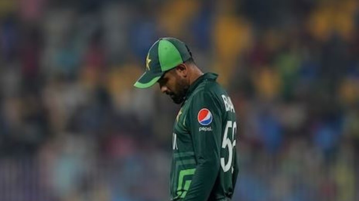 'Babar Azam Deserved Better': Pakistan Fans Left Heartbroken After Azam Quits Captaincy - Vimarsana News