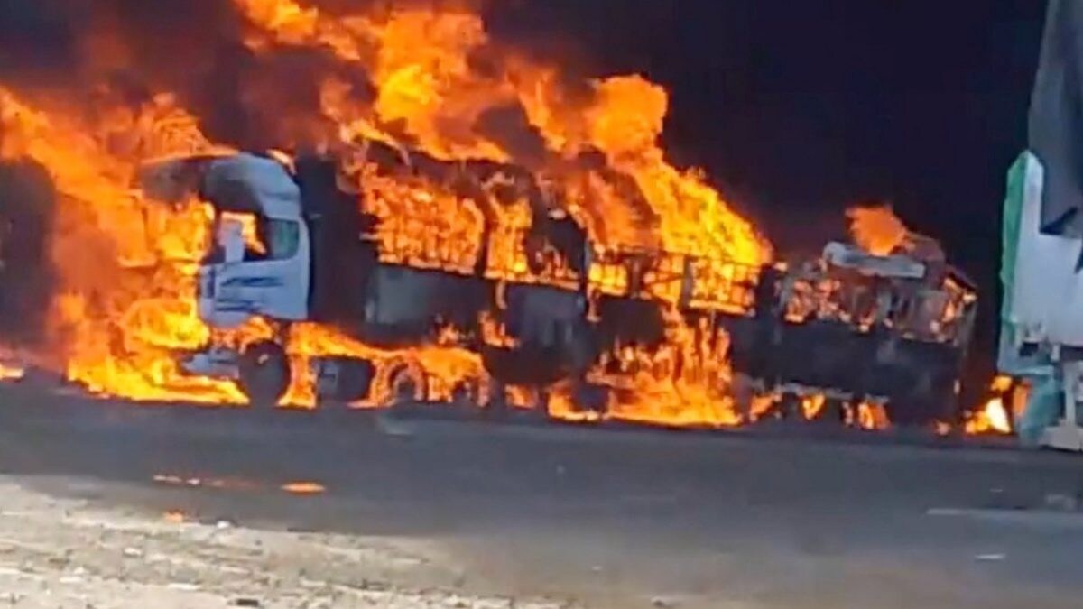 Myanmar Burns as Ethnic Rebels, Junta Intensify Clashes. China Spooked, India Calls for Calm - Vimarsana News