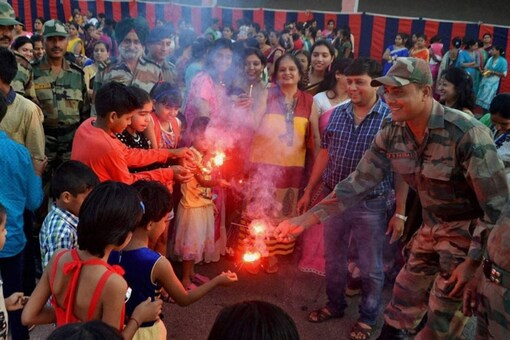 Diwali 2023: Always be present with your children, and kids when they are bursting crackers. (Image: PTI file)

