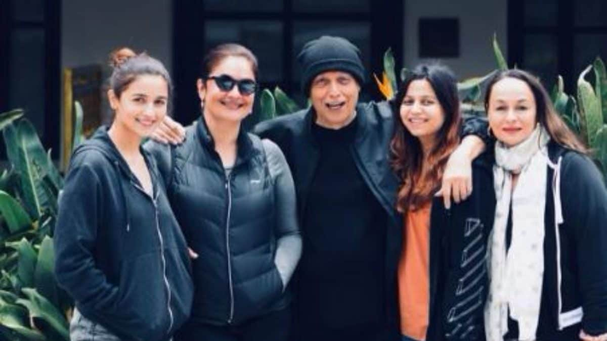 Pooja Bhatt Calls Shaheen Bhatt 'Wonder Woman' On Her B'day, Says 'While I Live, Your Cause Is Mine'