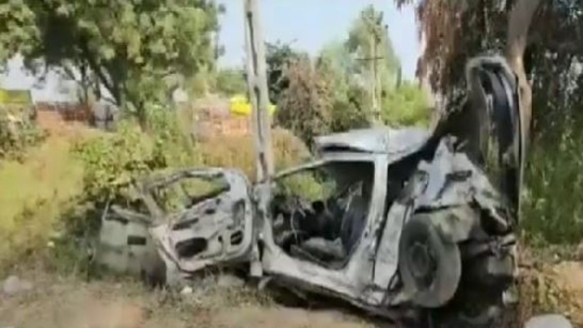 Gujarat: 5 Dead, 1 Injured As Speeding Car Rams Into Tree in ...