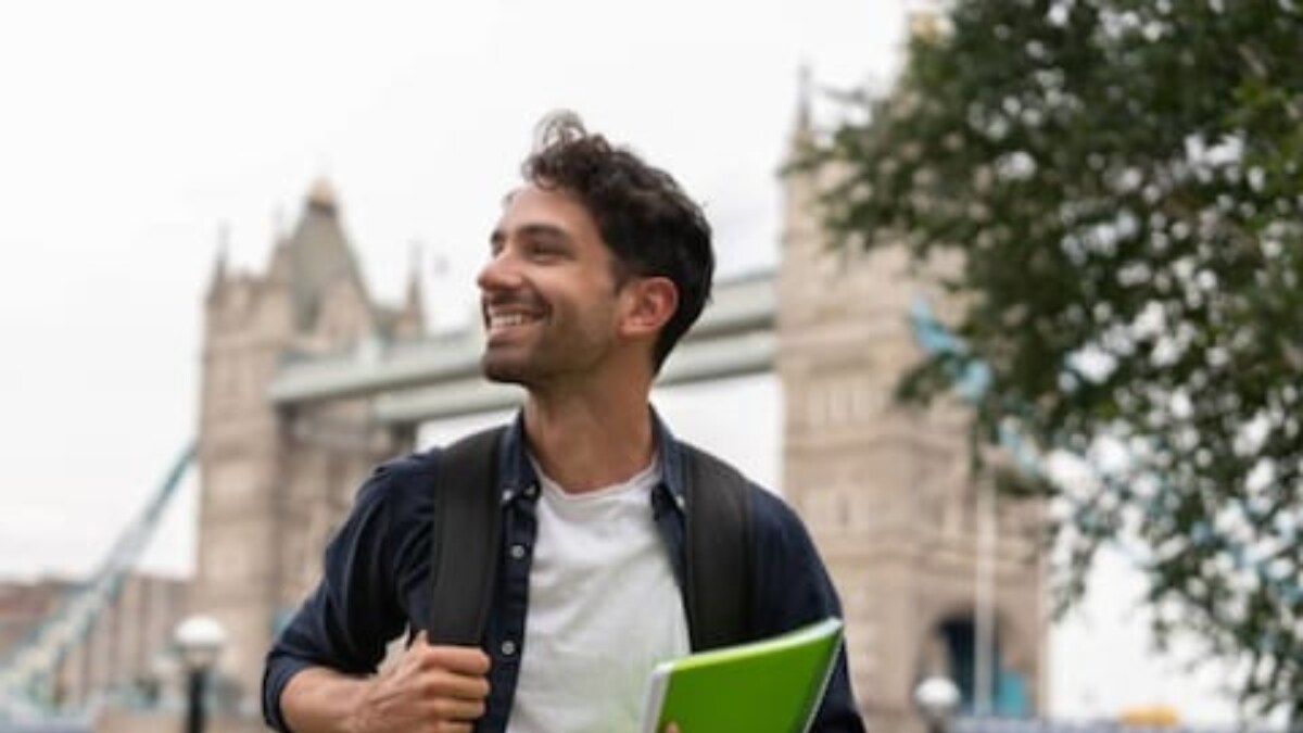 Reputed Institutions To Good Credit Score, 5 Factors That Ease Education Loan To Study Abroad - Vimarsana News