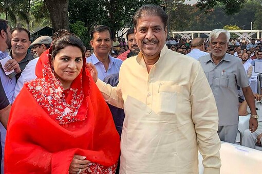 Jannayak Janta Party leader and Haryana Dy CM Dushyant Chautala's father Ajay Chautala, with wife Naina Singh Chautala (File Photo/ PTI)