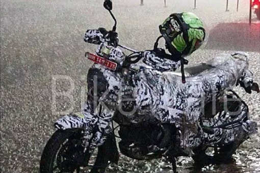 New Bajaj Bike Spotted Testing, Likely To Be A CNG model. (Photo: Bikewale)