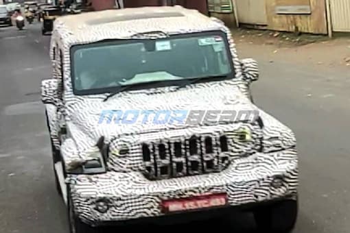 Mahindra Thar 5-Door Spotted With Sunroof. (Photo: Motorbeam)