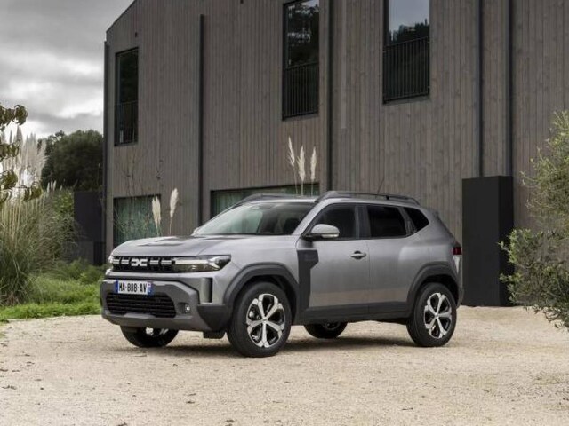 New Renault Duster Breaks Cover, India Launch in 2025 - News18