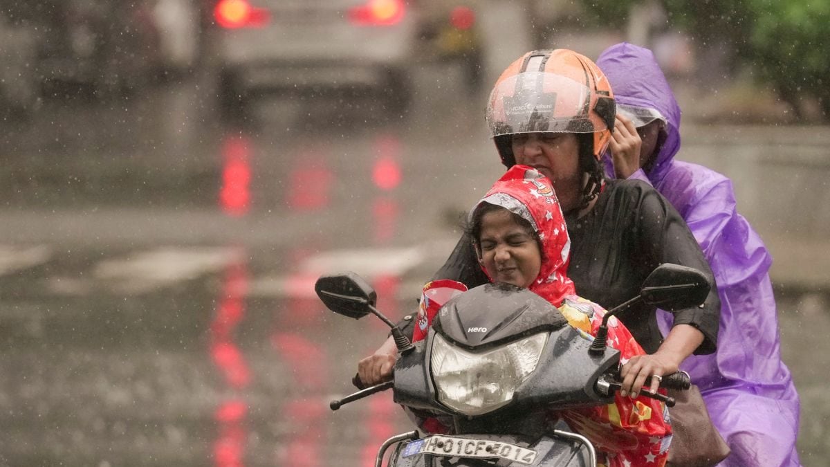 Heavy Rain Lashes Mumbai, Tamil Nadu; Alerts Issued In These States | IMD Forecast – News18 Heavy Rain Lashes Mumbai, Tamil Nadu; Alerts Issued In These States | IMD Forecast – News18