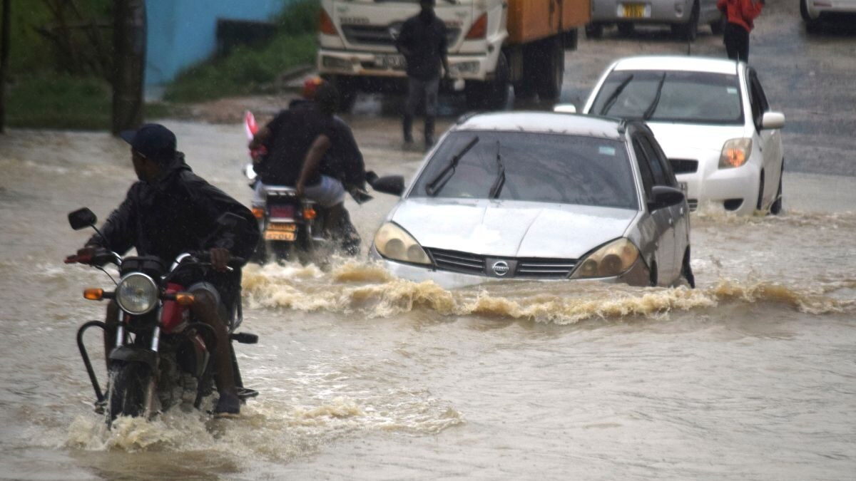 Somalia Floods Kill 29, Displace 300,000 People - Vimarsana News
