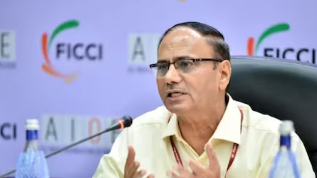 Meet Heeralal Samariya, India's First Dalit Chief Information Commissioner - Vimarsana News