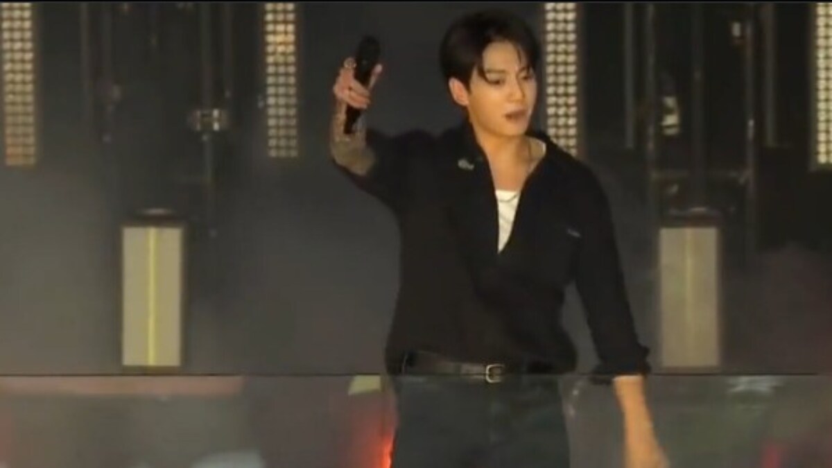 Jungkook Performs Hit Songs From Golden At Times Square, Fans Go Wild - Vimarsana News