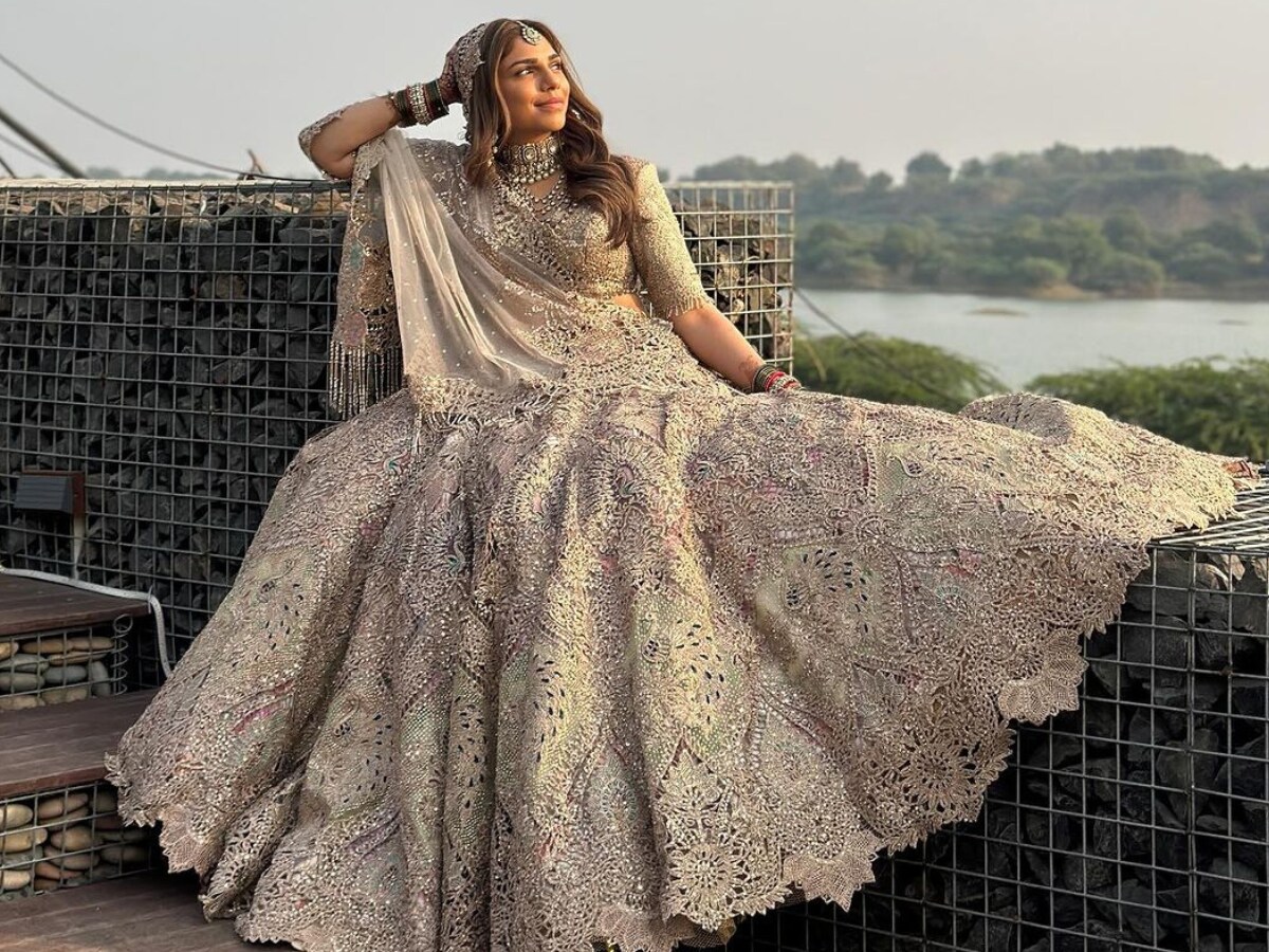 Beautiful Bridal Lehenga Include at Rs 2530 in Surat | ID: 19019289291