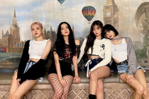 BLACKPINK renews contract with YG. 