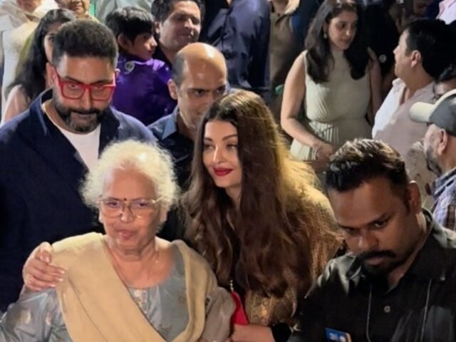Aishwarya Rai and Abhishek Bachchan help latter's mother in viral video. (Photo: @varindertchawla/Instagram)