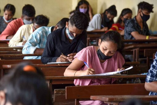 Through this recruitment exam, DGHS will fill up a total of 487 positions in the organisation
(Representative Image)