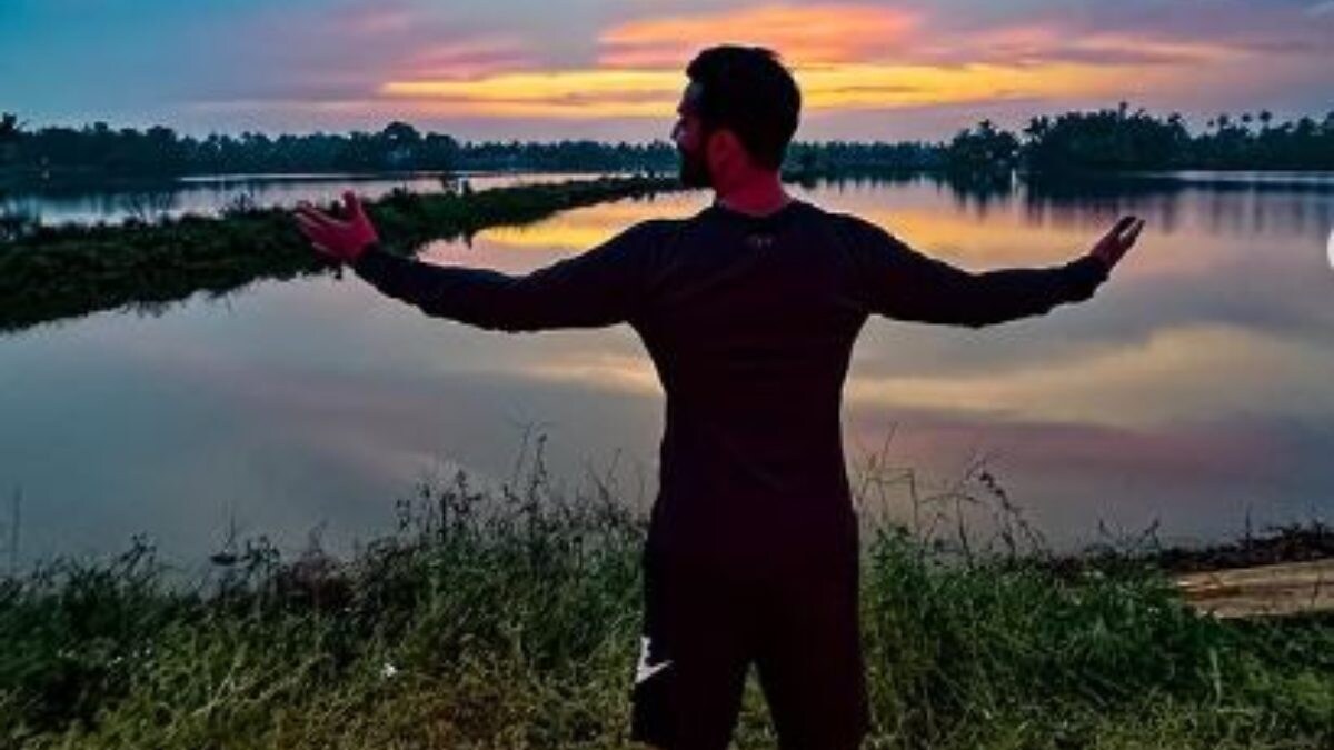 Varun Dhawan Wraps Up VD18 First Schedule In Kerala With Atlee; Posts Photos - Vimarsana News