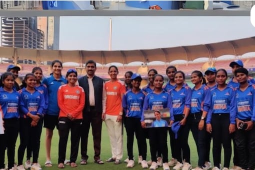 Harmanpreet & Co meet Indian women's blind cricket team in Mumbai