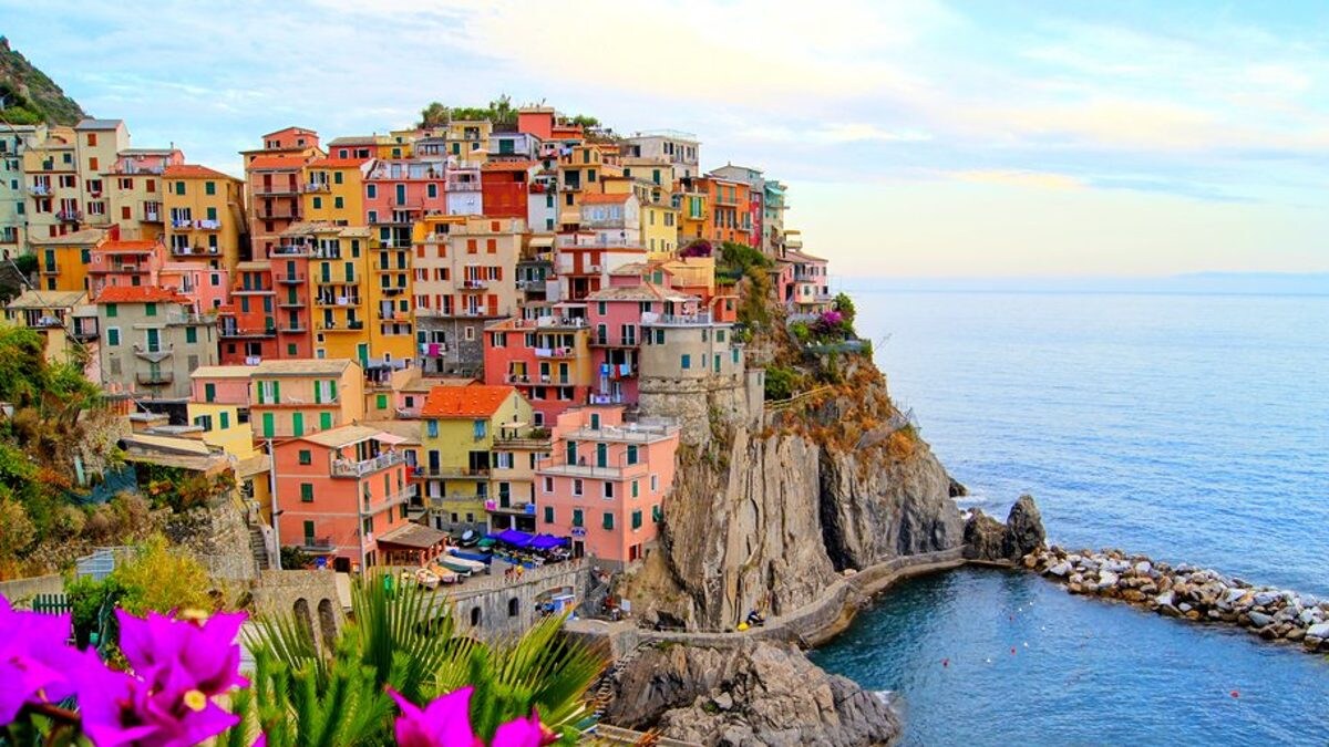 Cinque Terre To Sovana, 5 Italian Towns That Look Like Straight Out Of A Postcard - Vimarsana News