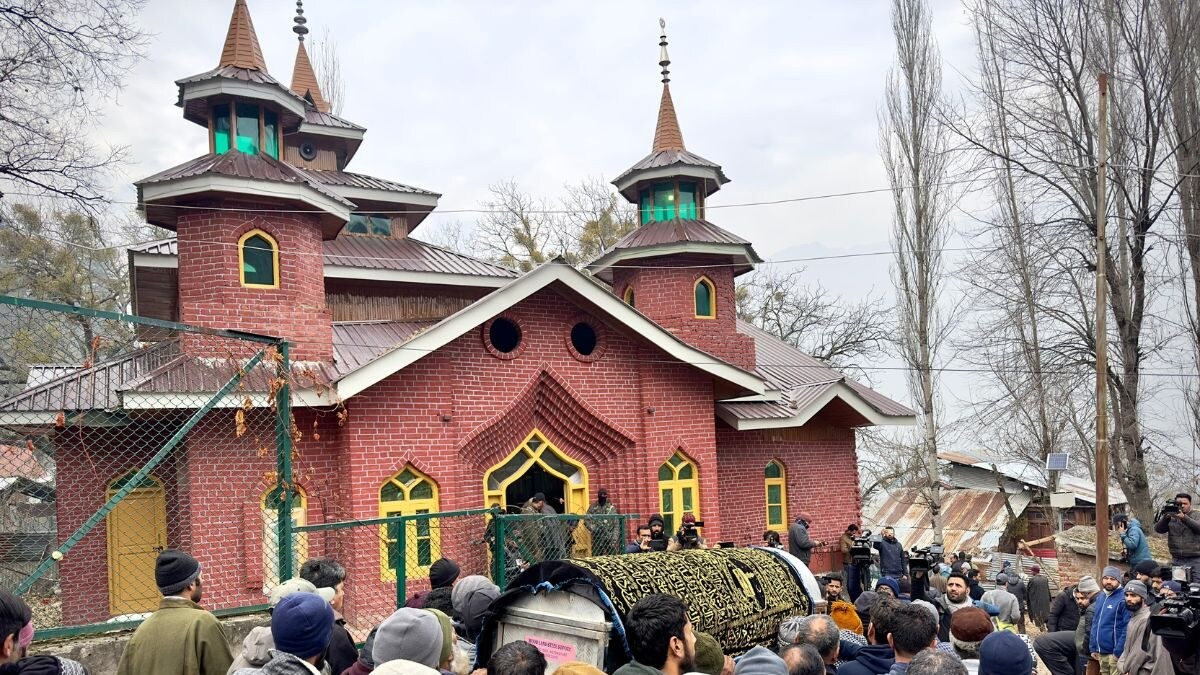 How An Early Morning Call For Prayer Turned Into Death For A Retired Cop in Kashmir - Vimarsana News