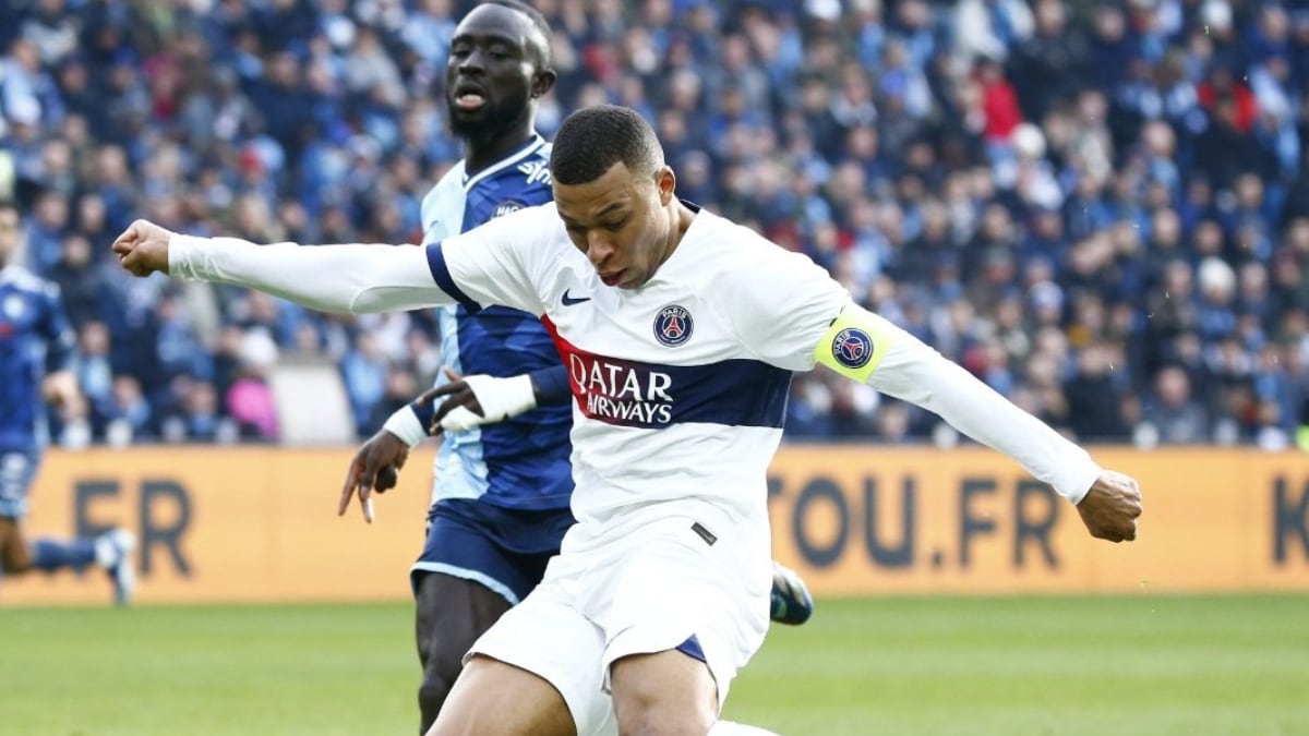 Le Havre 0-2 PSG - Kylian Mbappe helps nervy PSG past Le Havre despite  Gianluigi Donnarumma red card - Eurosport