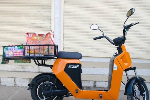 Big Delivery Companies Go Electric for Greener and Cheaper Deliveries. (Photo: Revamp Moto)