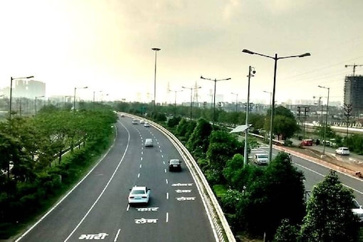 Noida-Greater Noida Expressway: Speed Limits Slashed For 2 Months to Boost Visibility & Avoid Accidents. (Photo: Wikipedia)