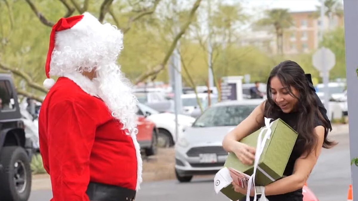 From MacBook To Gucci Sling, This Secret Santa Is Delivering Happiness On Christmas - Vimarsana News