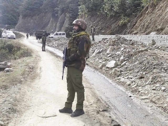 https://images.news18.com/ibnlive/uploads/2023/12/poonch-ambush-2023-12-b0812513a41a5ccbb32621eb97a4ed1e.png?impolicy=website&width=640&height=480