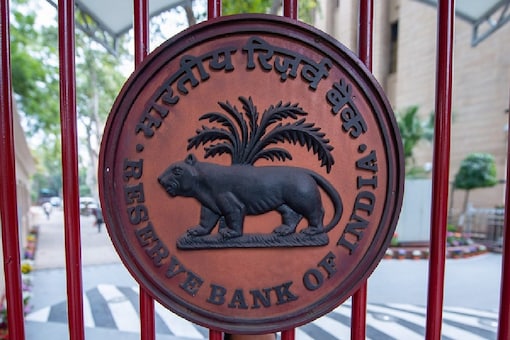 No hike in EMIs. RBI keeps repo rate unchanged at 6.5% 
