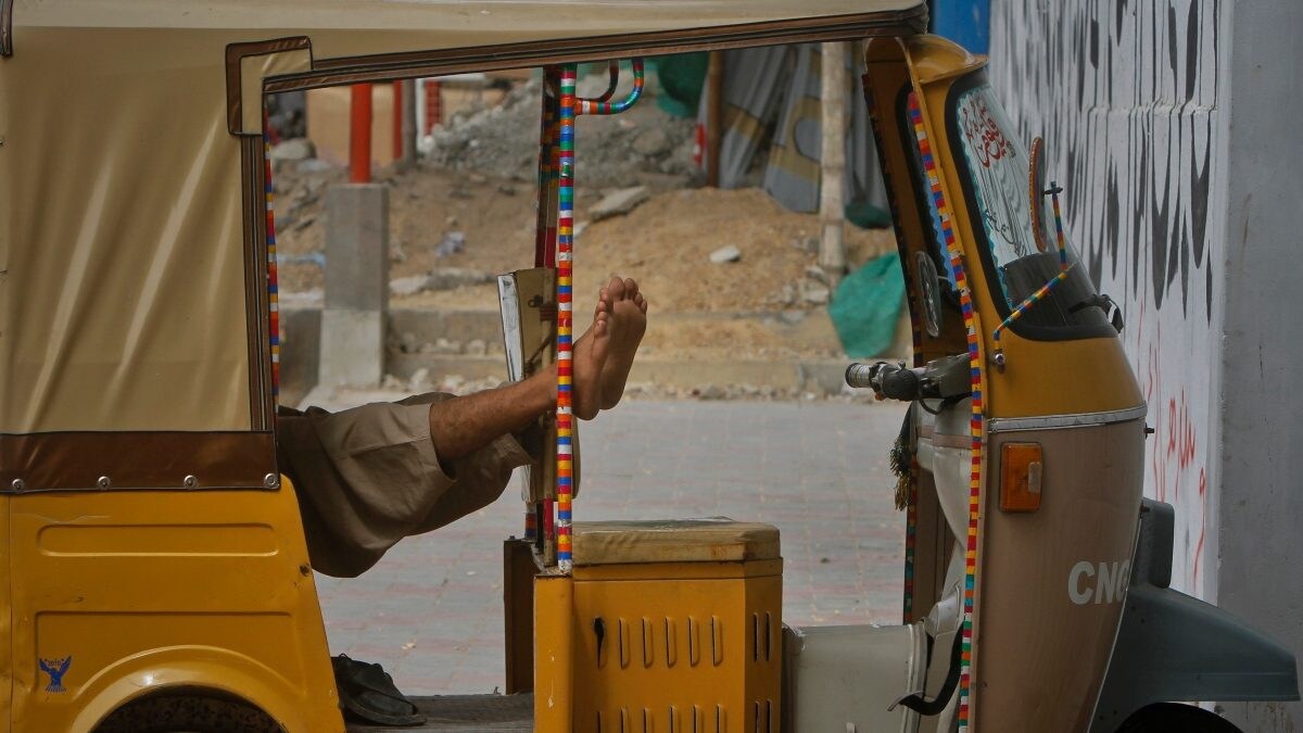 PoJK: Where College Graduates End Up As Rickshaw Drivers - Vimarsana News