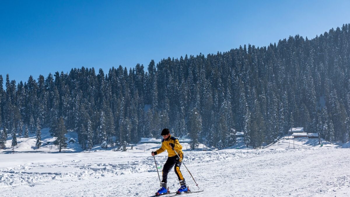 Celebrate Skiing: Head To These Snow Destinations In India For A Thrilling Experience – News18