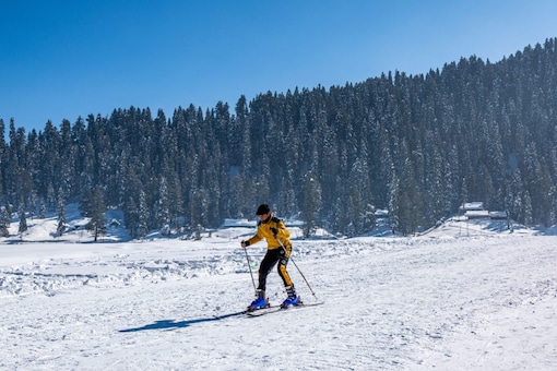 Gulmarg is an ideal holiday destination catering to both nature enthusiasts and fearless adventurers