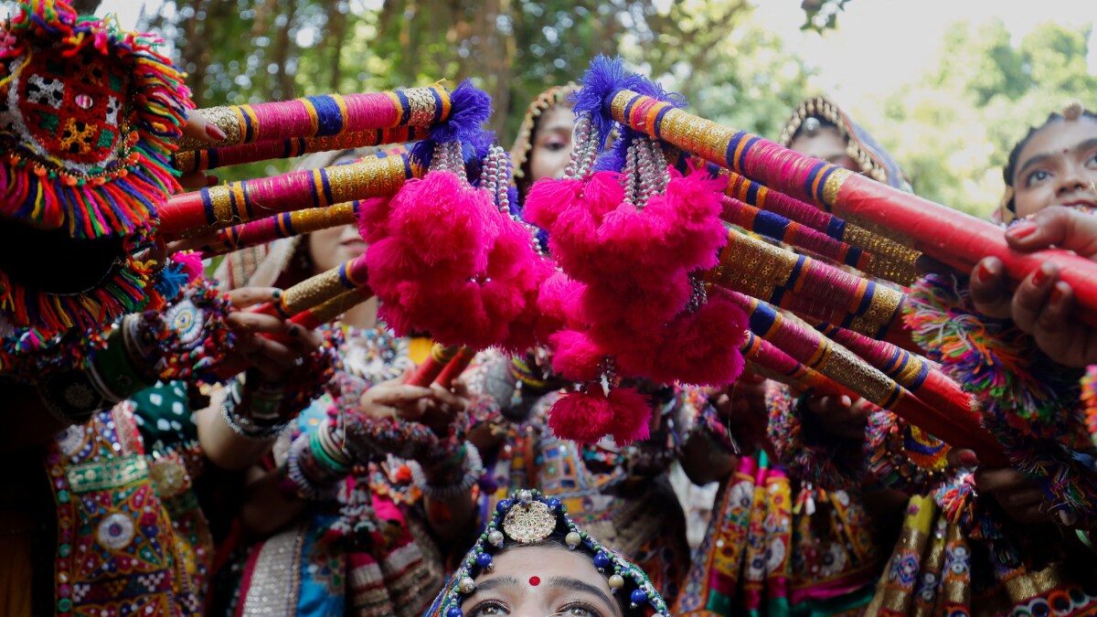 WATCH: Indian Diaspora Celebrates Garba's UNESCO Heritage Tag at New York Times Square - Vimarsana News