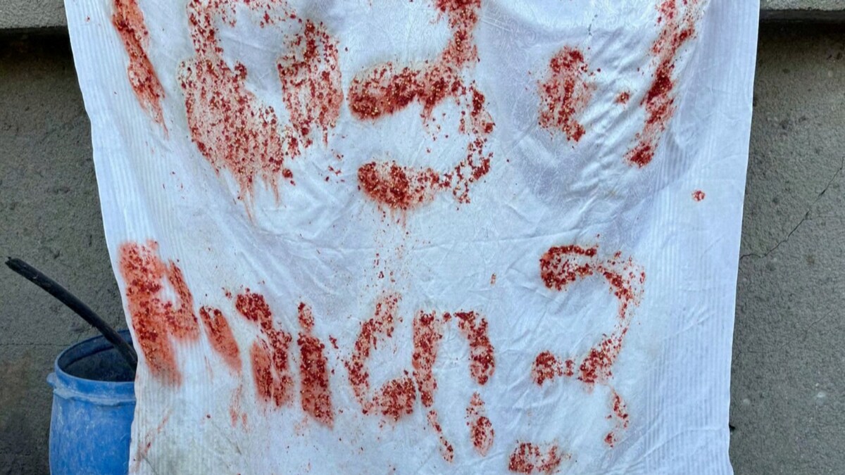 Israel-Hamas War: Gaza Hostages Shot by IDF Wrote Red ‘SOS’ Sign with Leftover Food – News18 Israel-Hamas War: Gaza Hostages Shot by IDF Wrote Red ‘SOS’ Sign with Leftover Food – News18