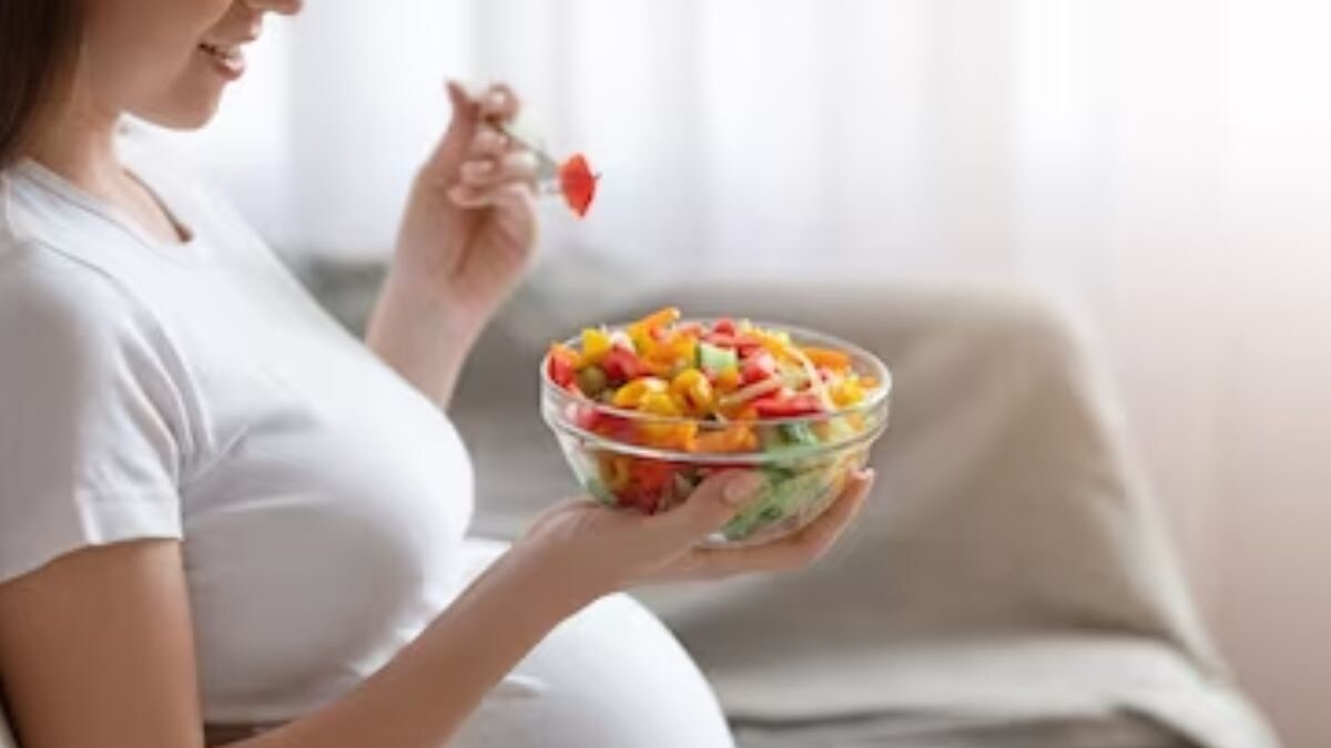 Yoghurt To Nuts, 6 Musthave Healthy Foods For Pregnant Women News18