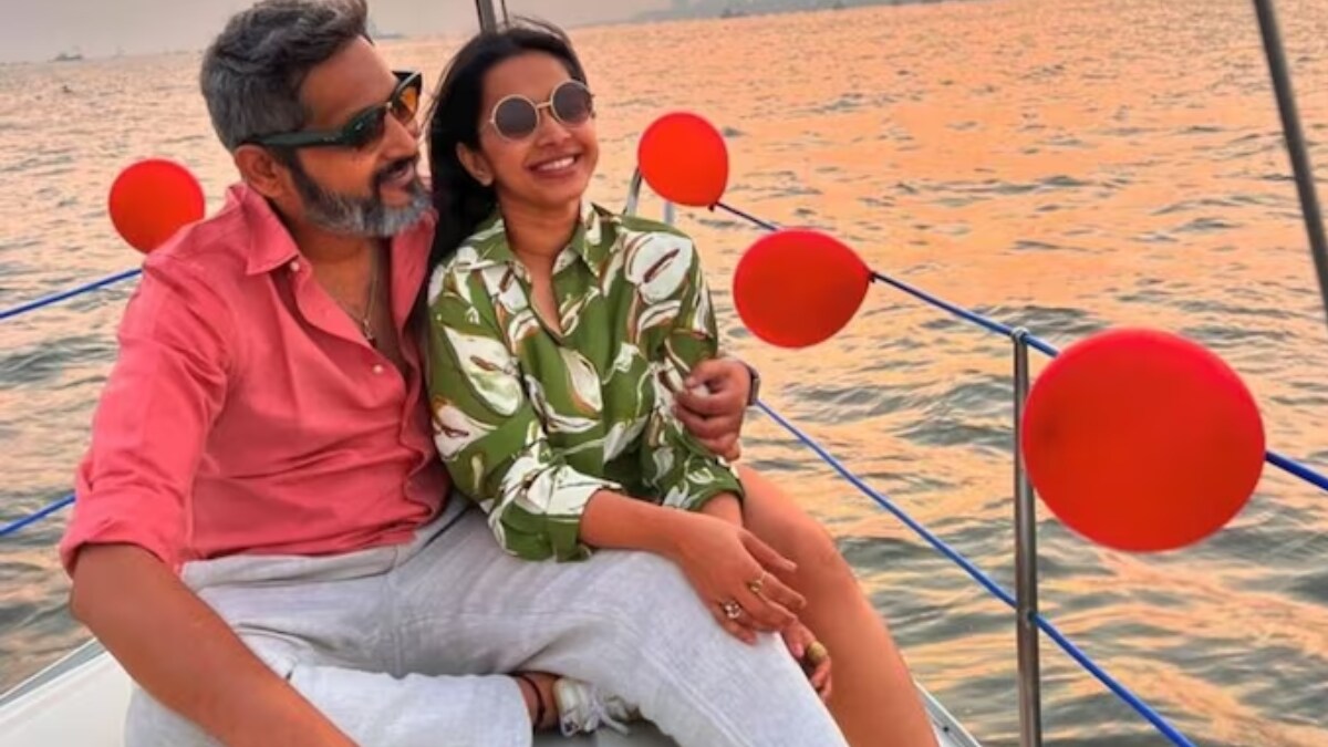 With Romantic Date On Yacht, Actress Shreya Bugde Celebrates 10 Years Of Togetherness With Nikhil Seth - Vimarsana News