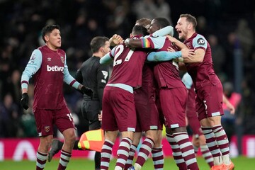 Premier League: West Ham Come from Behind to Beat Tottenham Hotspur 2-1 -  News18