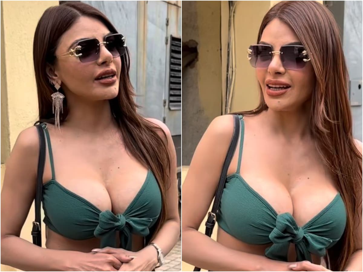 She looks sizzling hot as she flaunts her cleavage in the ads for