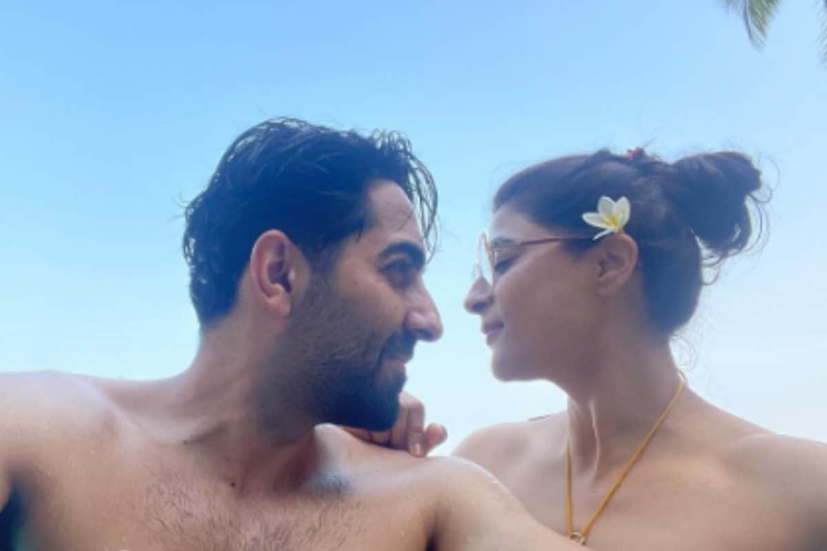 Ayushmann Khurrana Gets Cozy With Wife Tahira Kashyap In The Pool Sends Wishes On Her Birthday