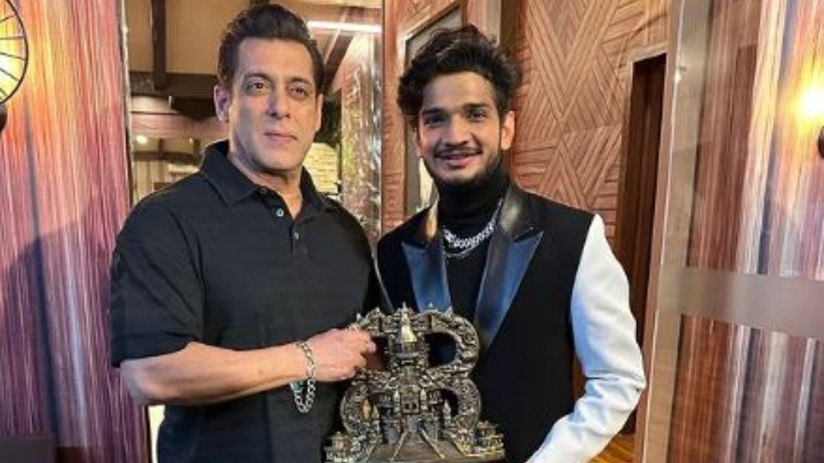 Munawar Faruqui Thanks 'Bade Bhai' Salman Khan Post BB17 Win, Drops Photo With Him Holding Trophy - Vimarsana News