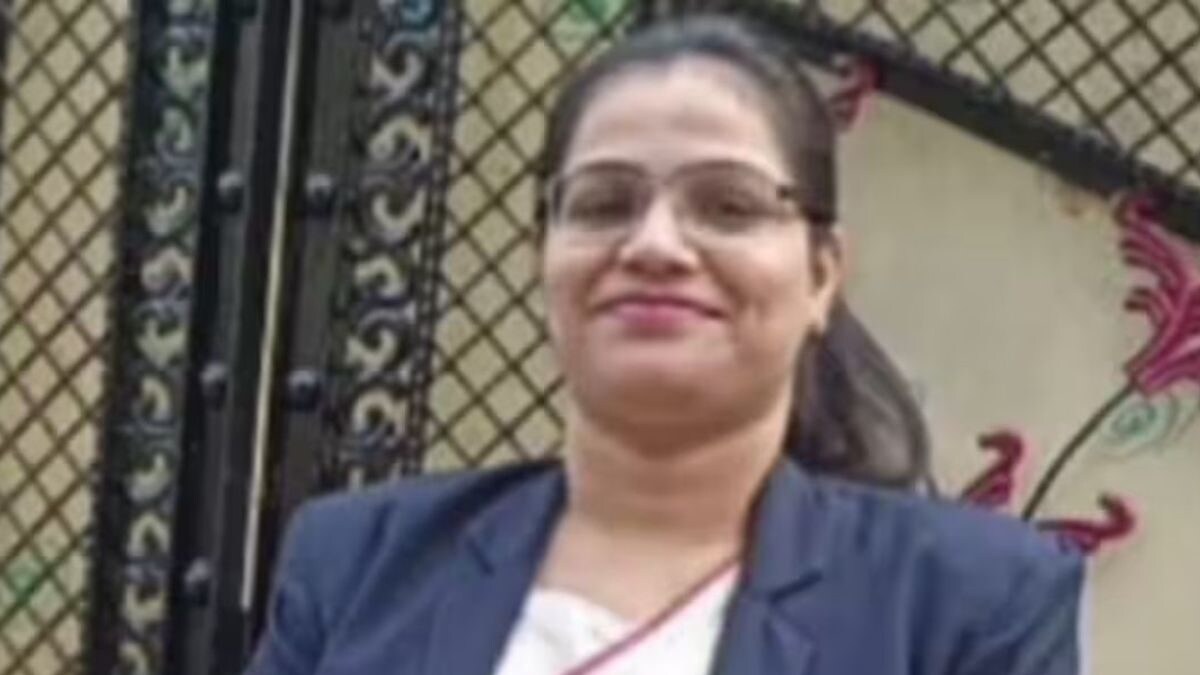Meet Harshita Devda, The Ujjain Woman Who Achieved 17th Rank In UPPSC PCS - Vimarsana News