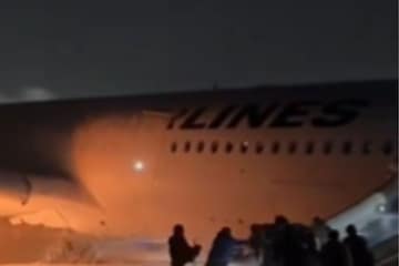 Www Jupan Smollgirlssex Video - Passengers Slide Out of Burning Japan Plane, Chaos On Board I Dramatic  Videos Emerge - News18