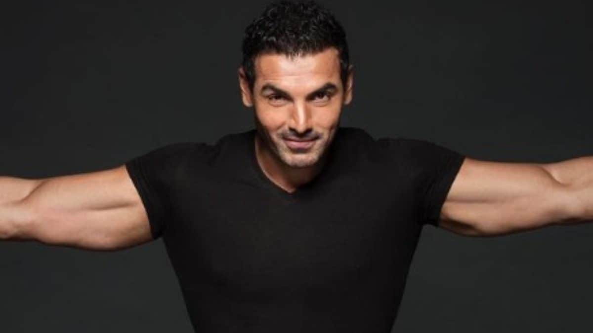 John Abraham Buys Luxurious Bungalow Worth Rs 70 CRORE In Mumbai; Details Inside