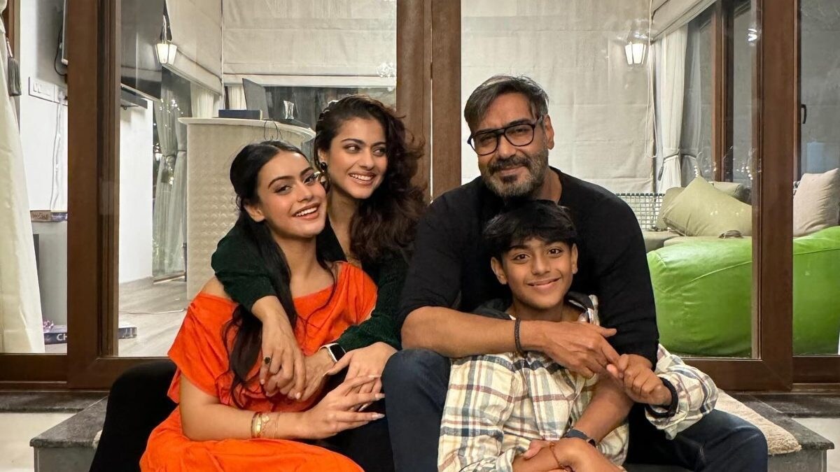 Kajol Welcomes 2024 With Wholesome Family Pictures Featuring AJay Devgn, Nysa, Yug And Others; See Here - Vimarsana News