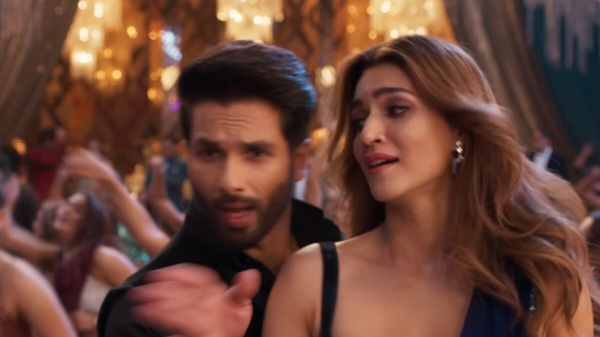 Shahid Kapoor, Kriti Sanon Set Stage On Fire In Teri Baaton Mein Aisa ...