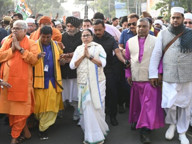 West Bengal Chief Minister Mamata Banerjee takes part in an all-faith rally, in Kolkata on Monday. (X)