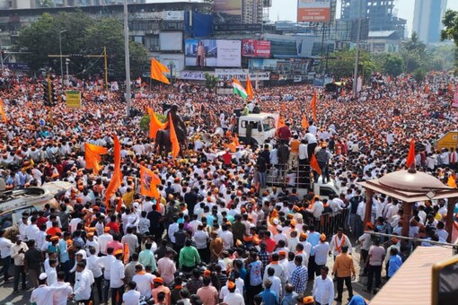 Mumbai Traffic Hit as Maratha Quota Supporters Protest, Manoj Jarange ...