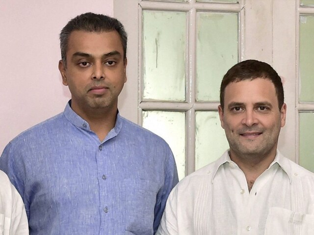 Milind Deora is the son of the late Congress leader Murli Deora, who was very close to the Gandhis. (PTI File)