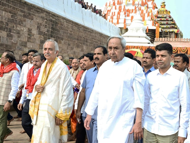 Odisha Chief Minister Naveen Patnaik with Gajapati Maharaja of Puri Divyasingha Deb during the inauguration ceremony of the Srimandir Parikrama Prakalpa in Puri on January 17, 2024. (PTI)